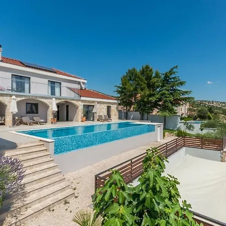 Fortuna Comfortable Villa Kakma