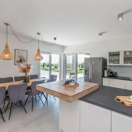 Willa Fortuna Comfortable Kakma