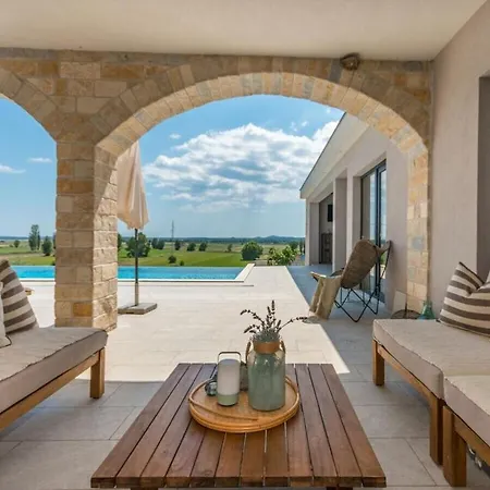 Vila Fortuna Comfortable *